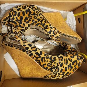Charlotte Russe Leopard Print Wedge Sandal Size 9